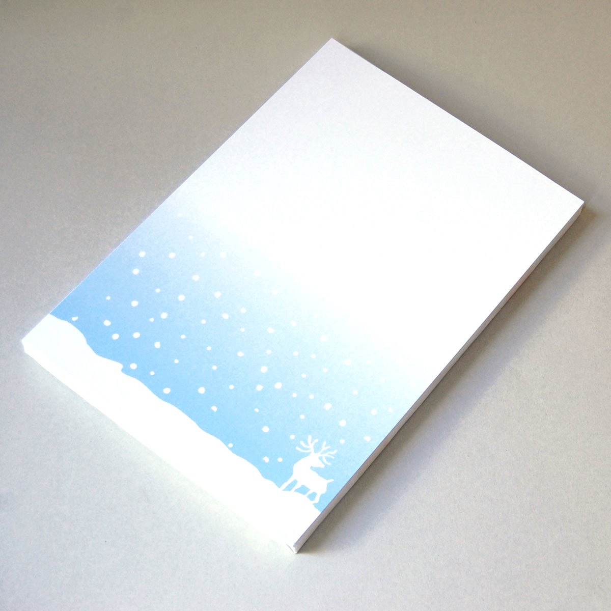 Design-Weihnachtspapier mit Elch, der Briefbogen ist geeignet für Laser- und Inkjet-Drucker