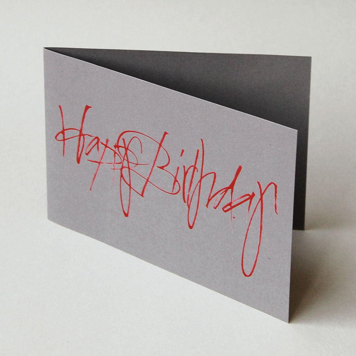 Happy Birthday, Recycling-Glückwunschkarten, roter Druck auf steingrauem Karton