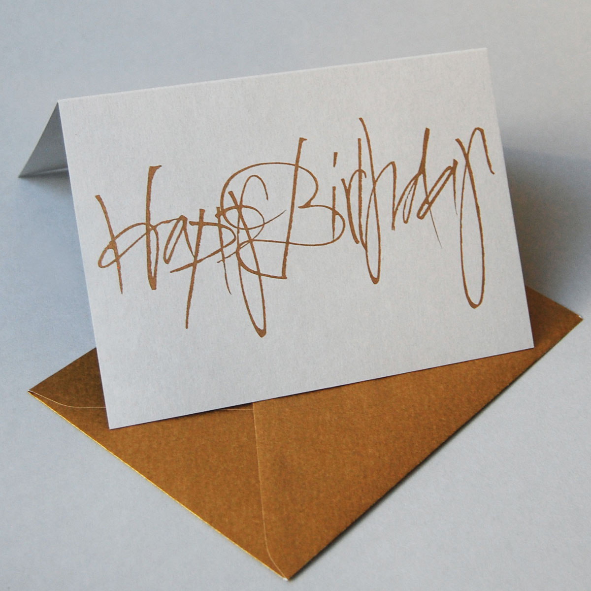 Happy Birthday, Recycling-Glückwunschkarten mit goldenen Umschlägen