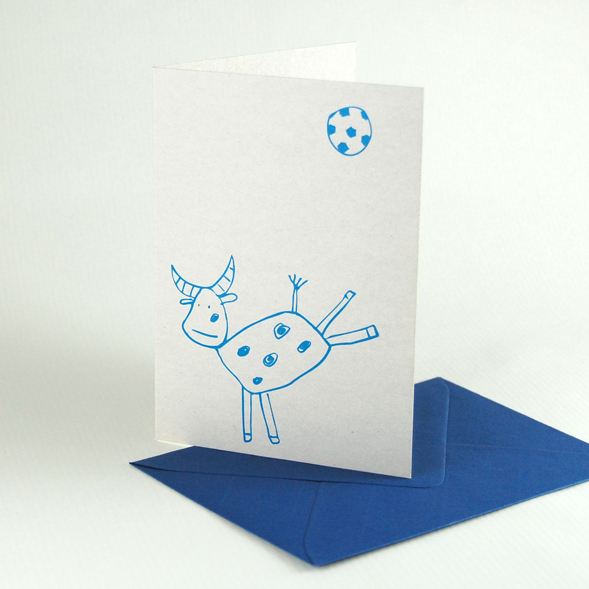 Rindvieh mit Fußball, Karten für Fußball-Fans mit dunkelblauen Kuverts C6