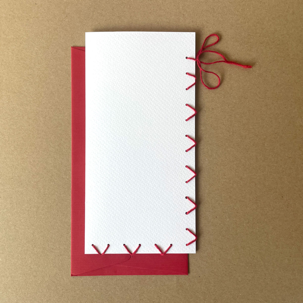 handgen&auml;hte Karten mit Platz f&uuml;r kleine Geschenke