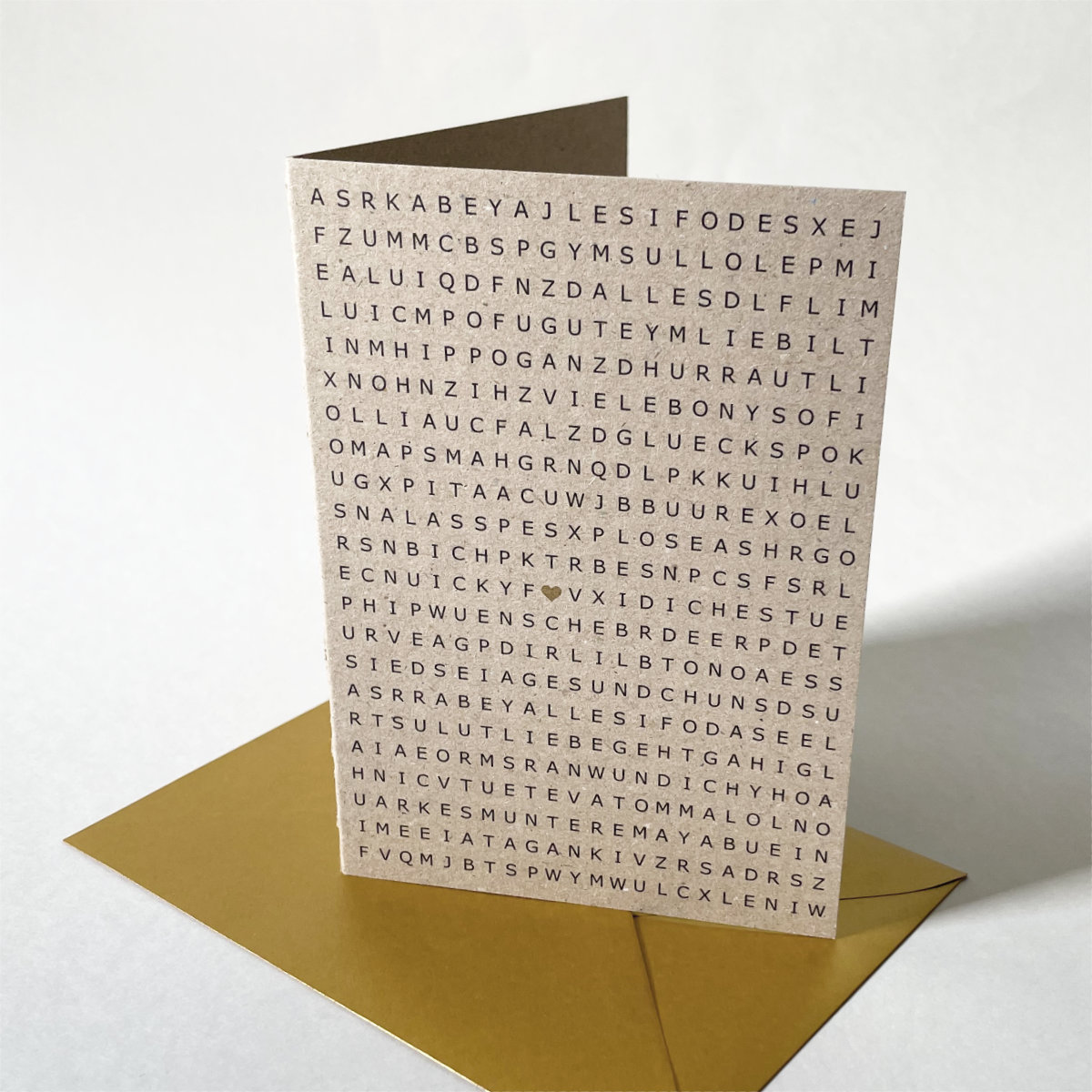 Wörter suchen, Recycling-Glückwunschkarten mit goldenen Umschlägen