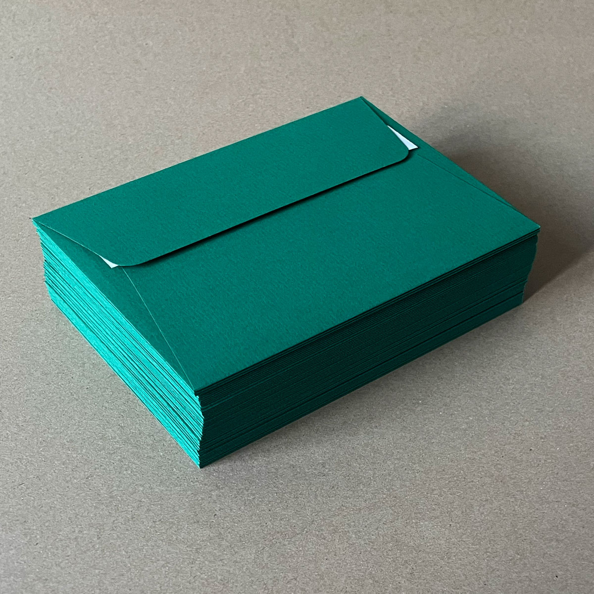 50 tannengrüne Umschläge DIN B6