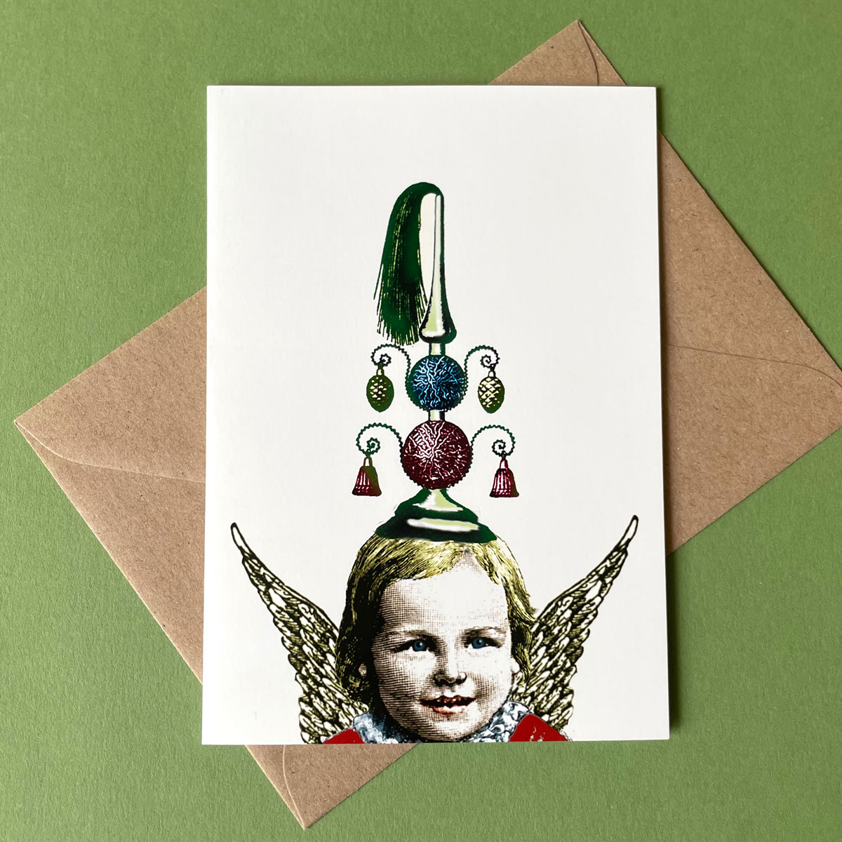 Engelchen mit Christbaumschmuck, Weihnachtskarten im Retrostil mit farbigen Umschlägen