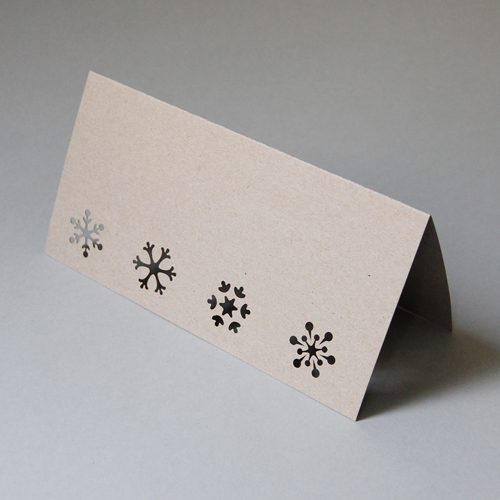 Schneeflocken, graue Recycling-Weihnachtskarten mit Laserstanzung