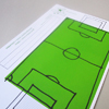 Fußballbastelbogen: Spielfläche und zwei Spieler