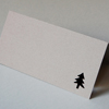 Öko-Weihnachtskarten mit ausgestanztem Tannenbaum