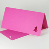 pinke Weihnachtskarten mit ausgestanztem Tannenbaum