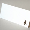Weihnachtskarten mit ausgestanztem Tannenbaum